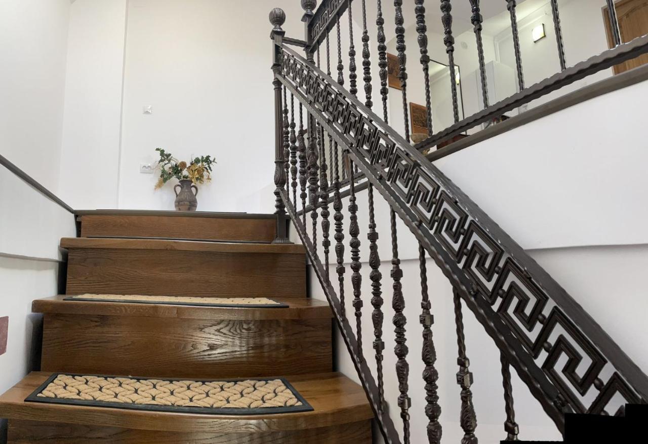 Casa Continentelor Hotell Cîmpulung Eksteriør bilde