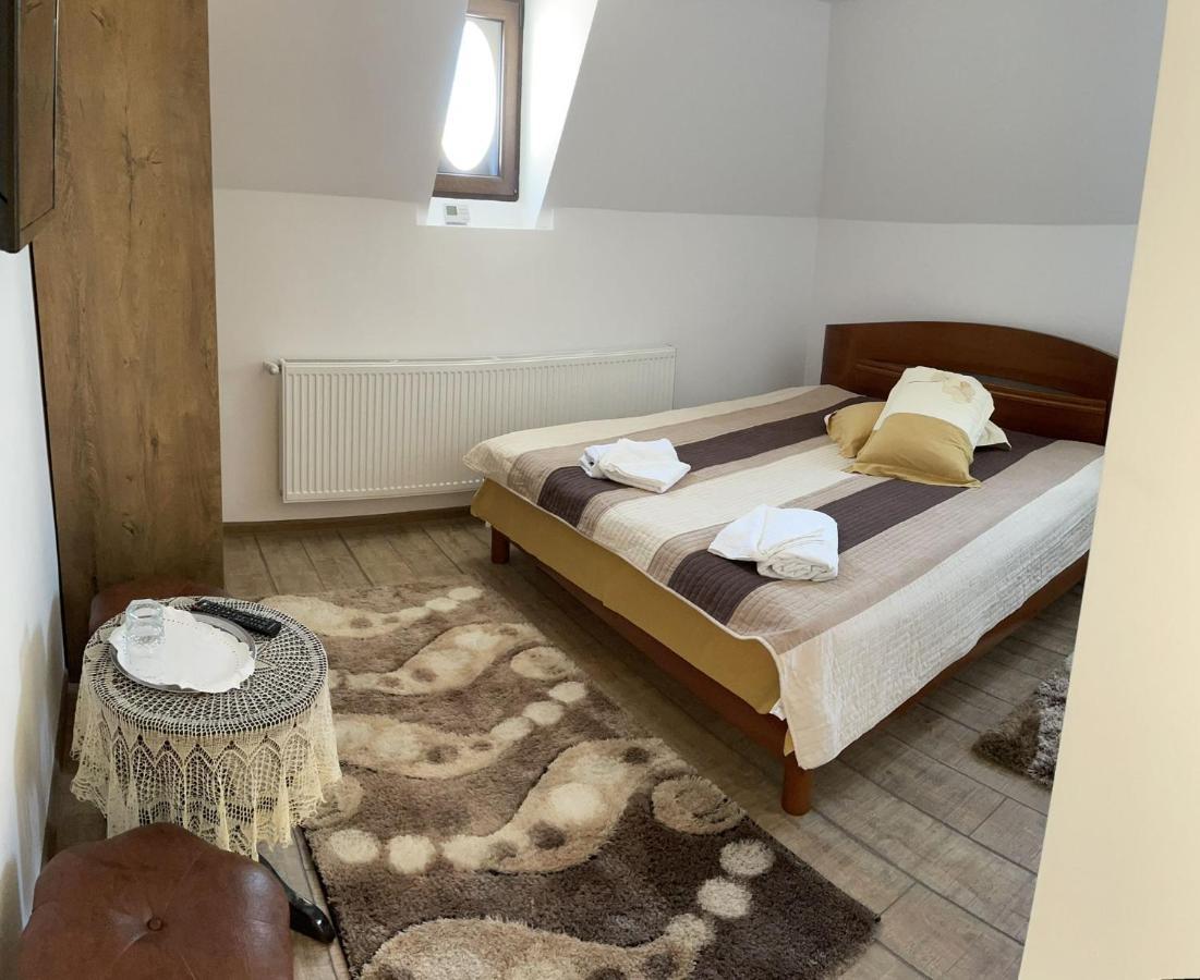 Casa Continentelor Hotell Cîmpulung Eksteriør bilde