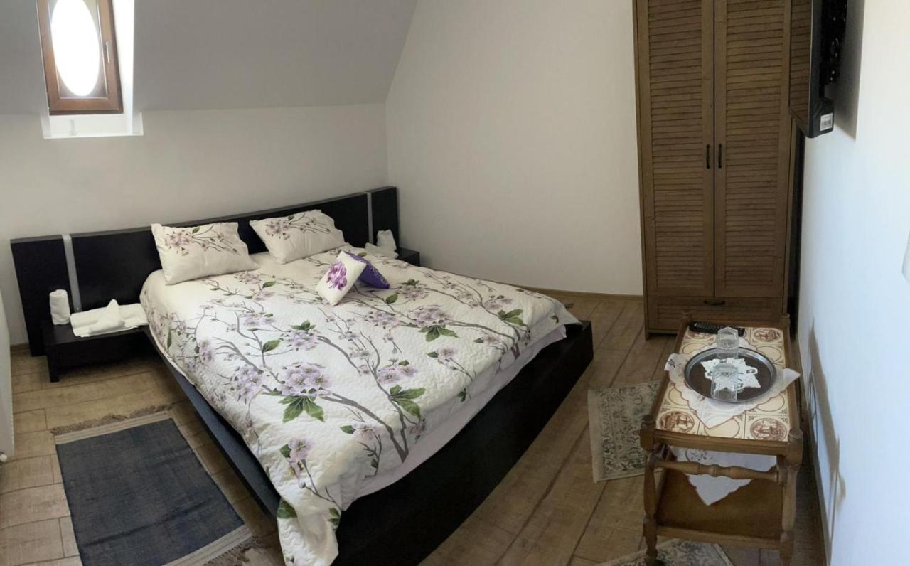 Casa Continentelor Hotell Cîmpulung Eksteriør bilde