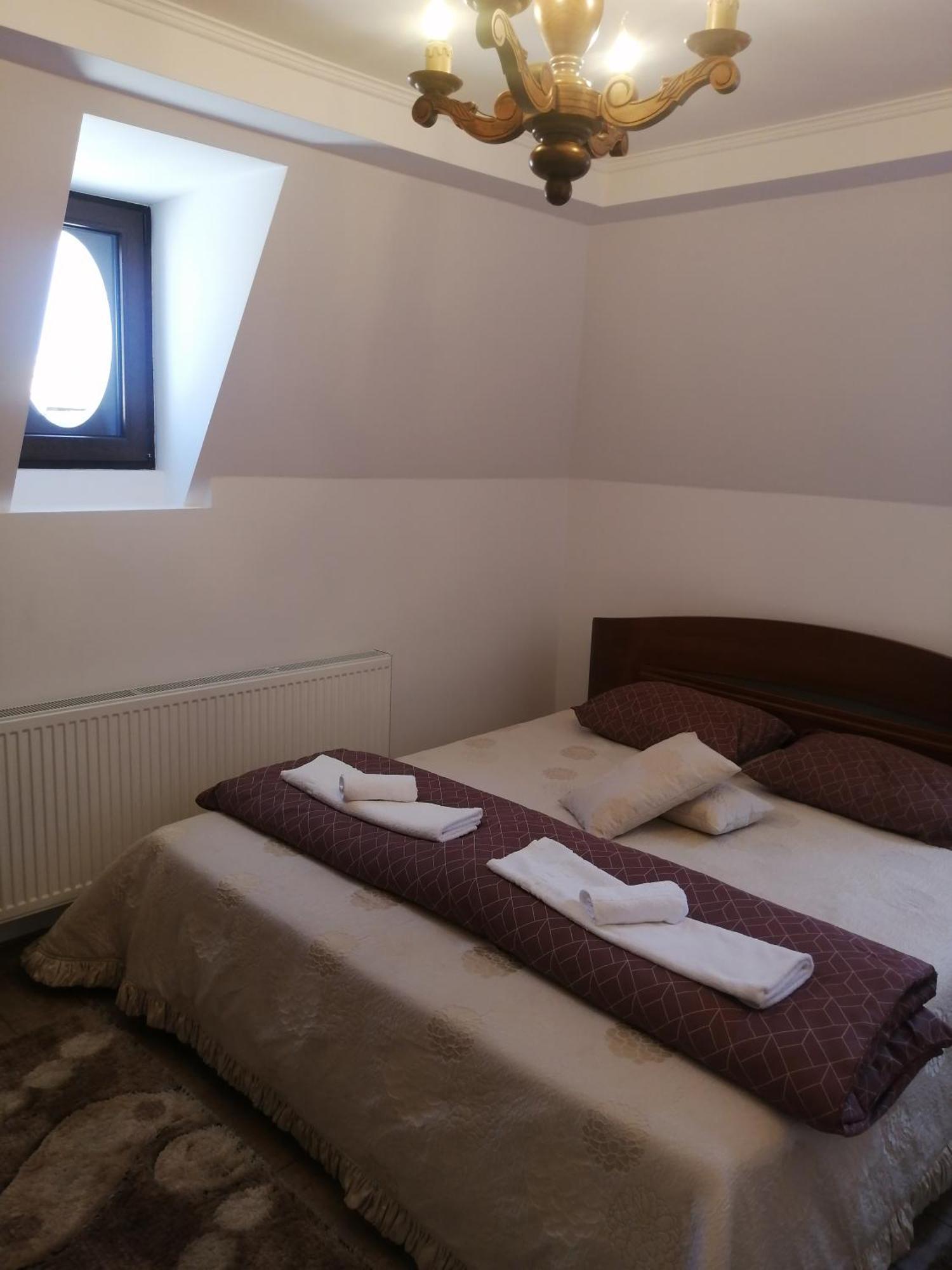 Casa Continentelor Hotell Cîmpulung Eksteriør bilde