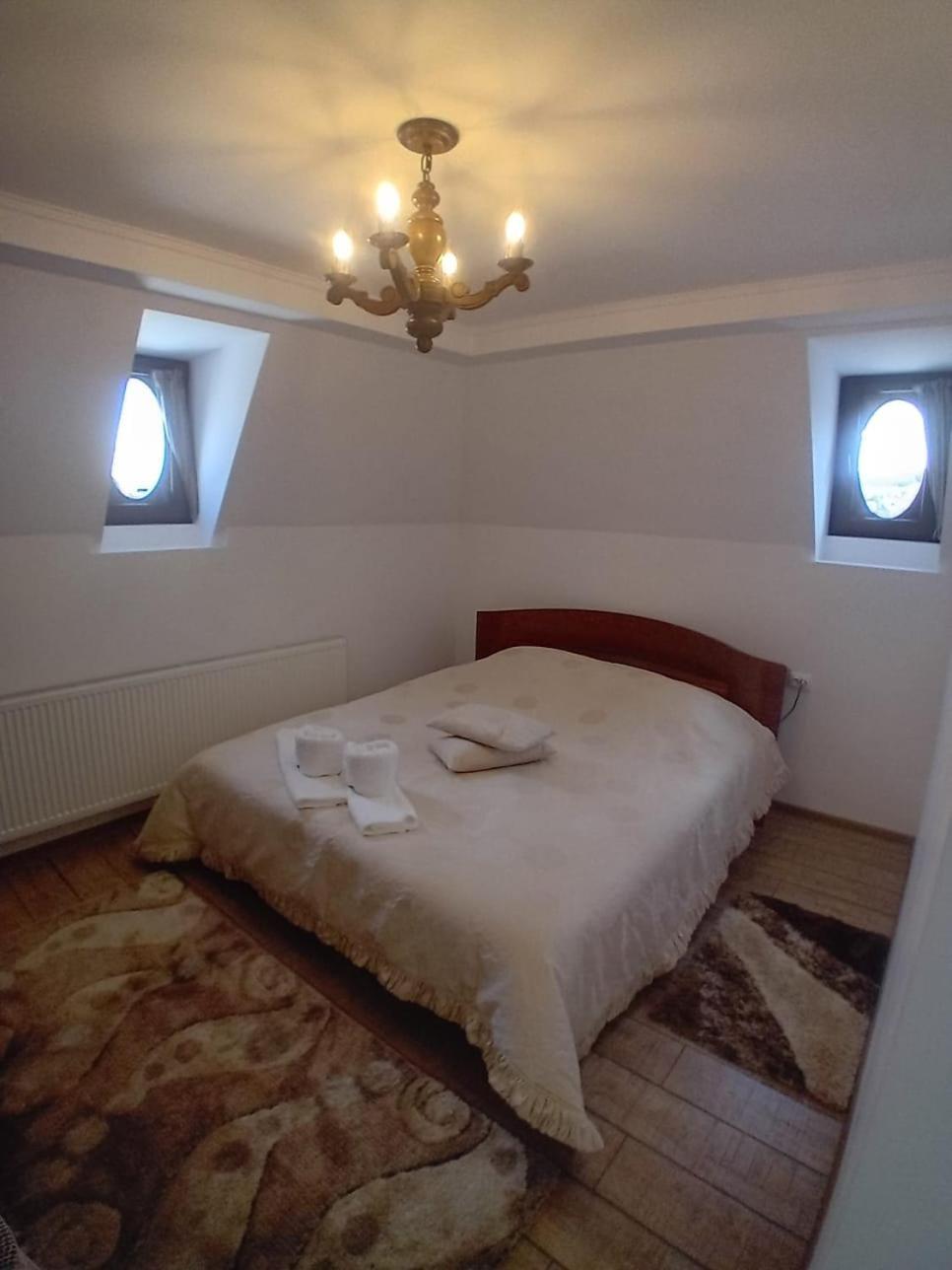 Casa Continentelor Hotell Cîmpulung Eksteriør bilde