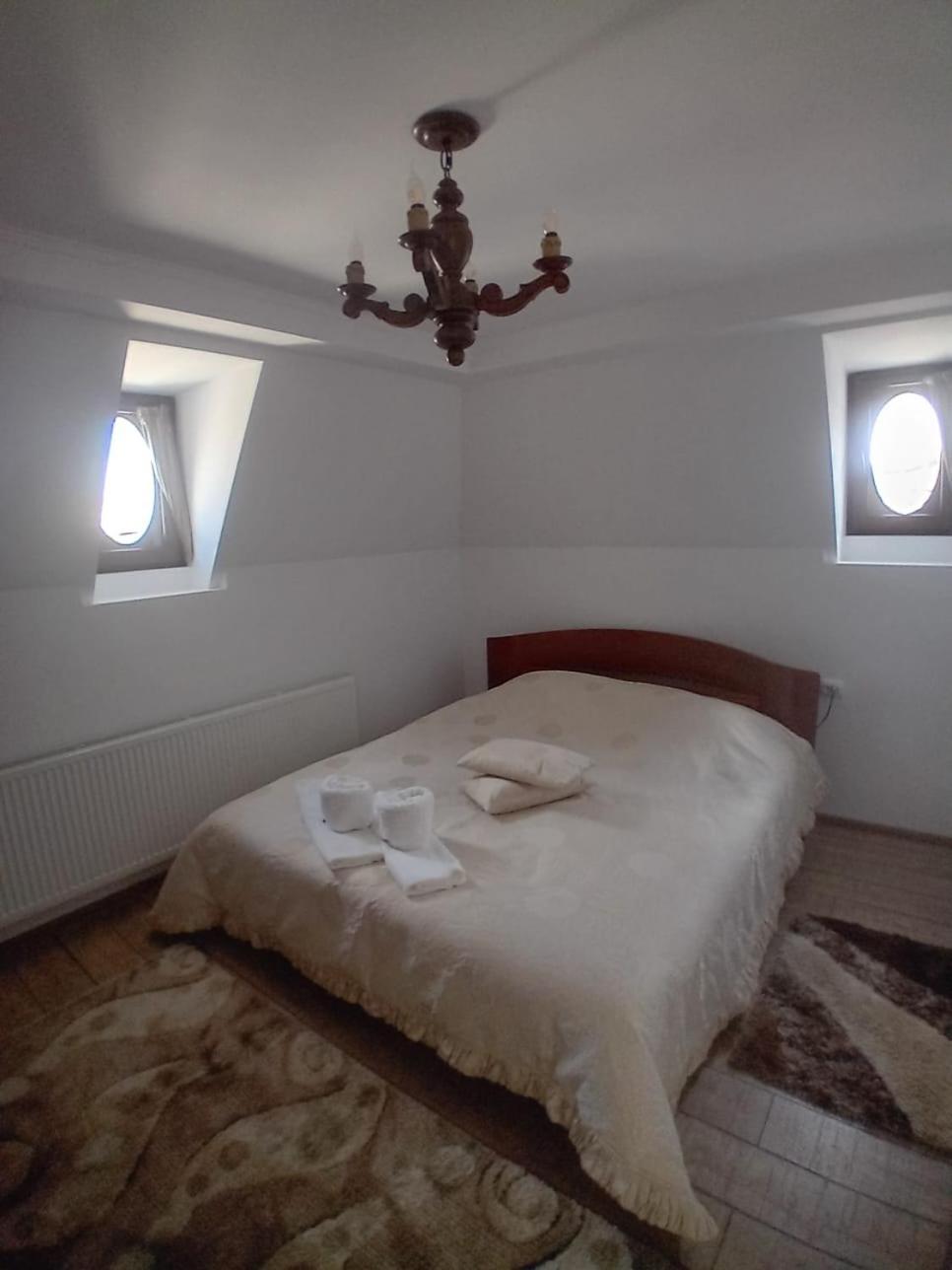 Casa Continentelor Hotell Cîmpulung Eksteriør bilde