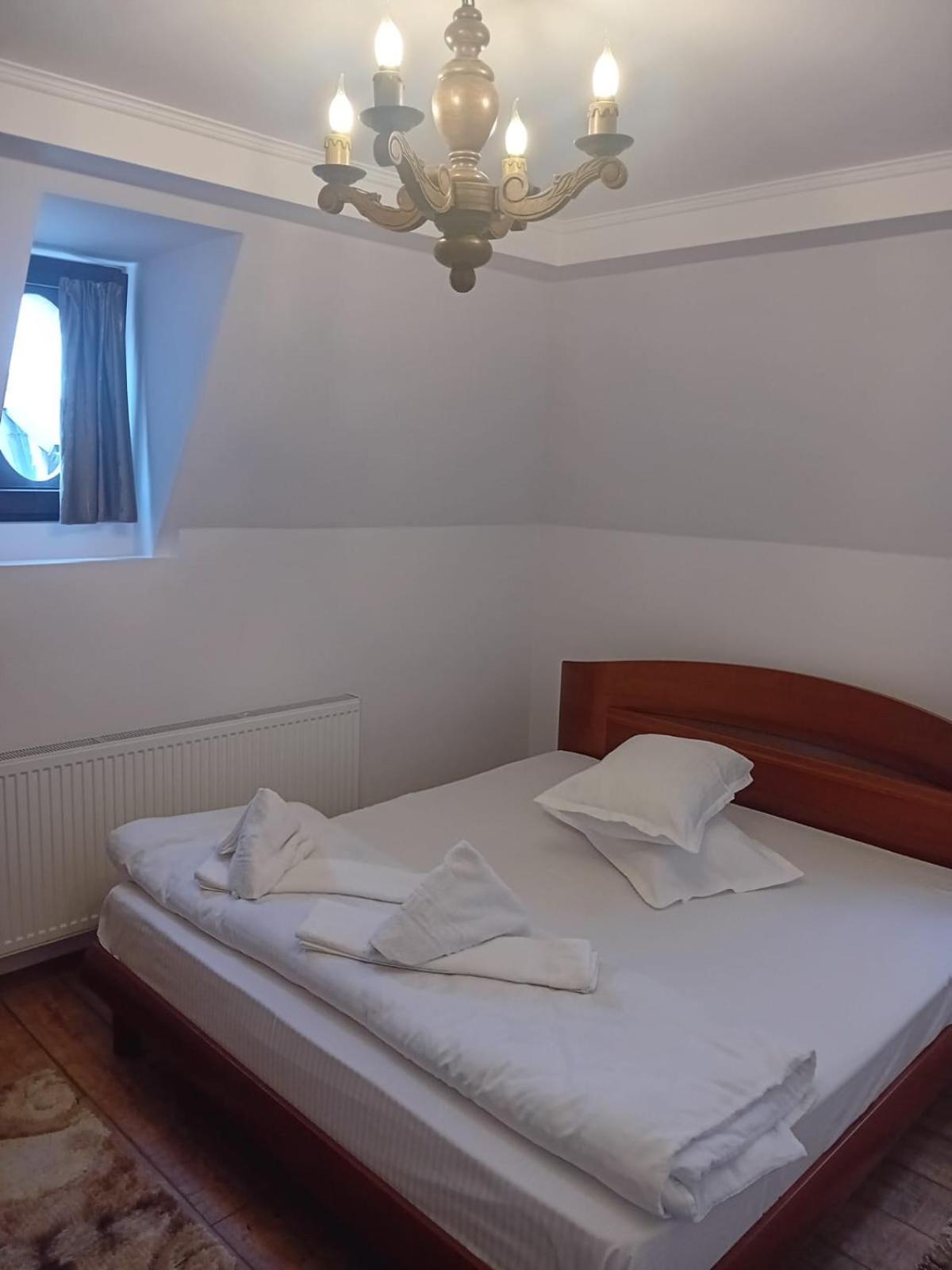 Casa Continentelor Hotell Cîmpulung Eksteriør bilde